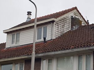 MijnDakkapelReinigen. Dakkapel reinigen / dakopbouw reinigen / dakgoot reinigen